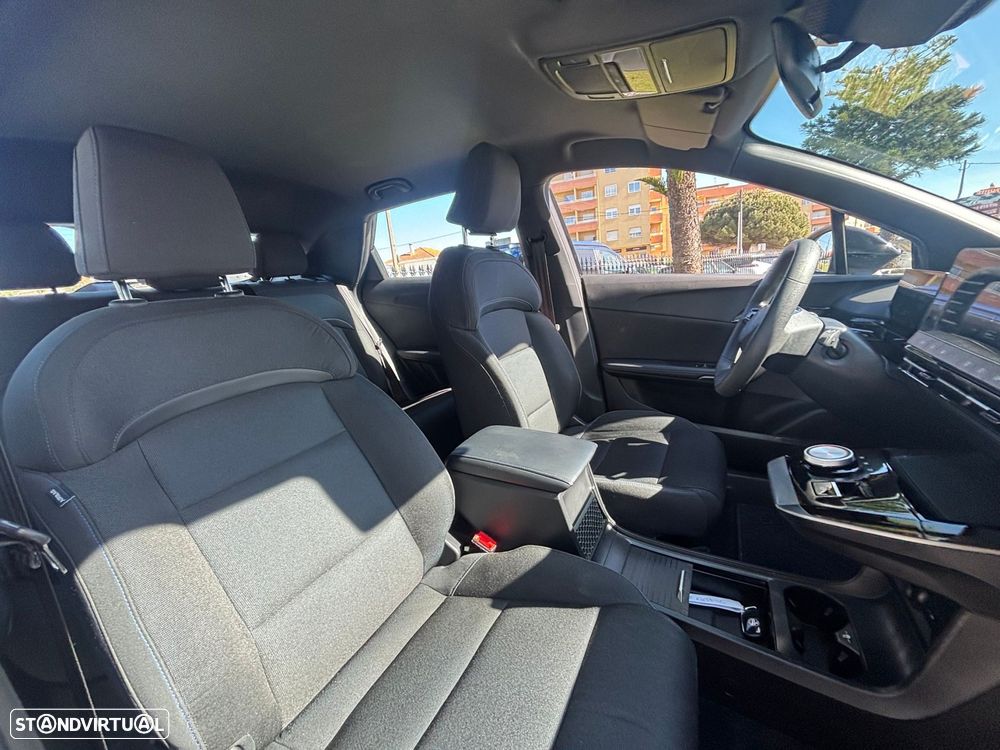 MG MG4 64 kWh Luxury - 25