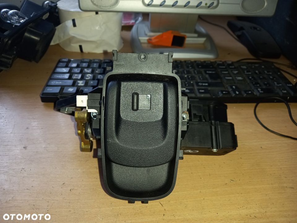 Zamek MERCEDES W211 A2117400093 - 2