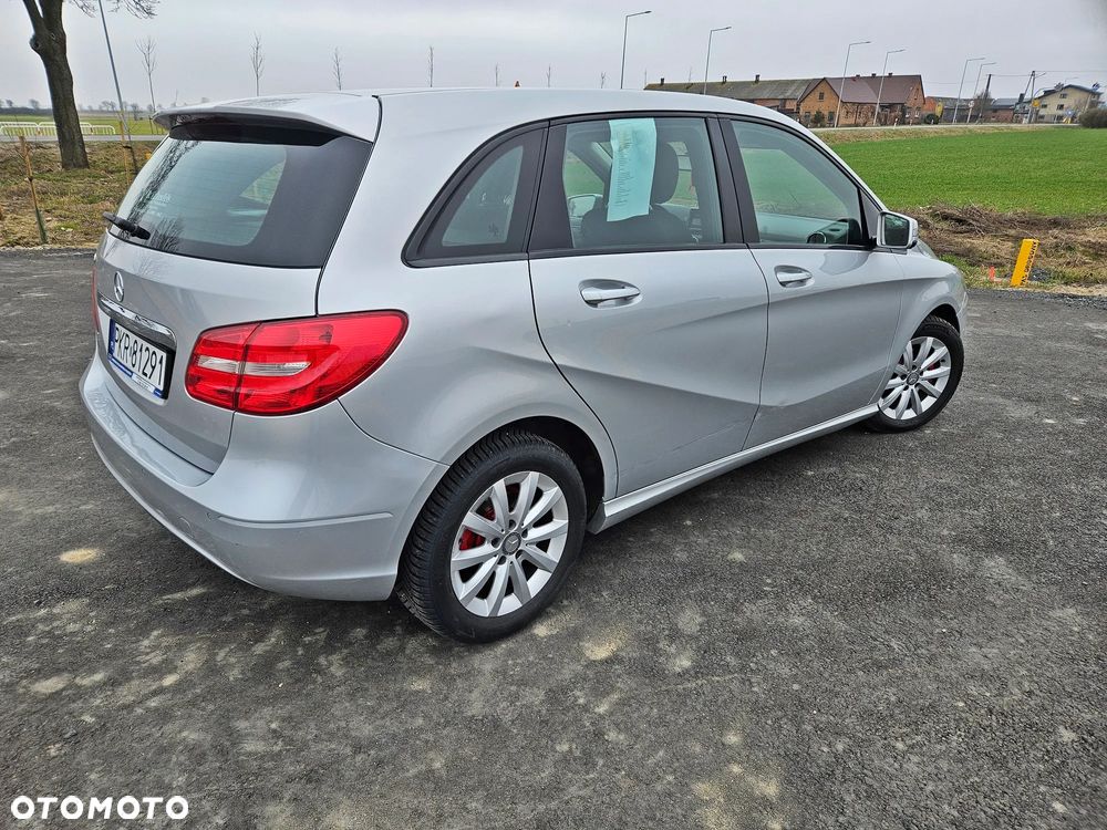 Mercedes-Benz Klasa B 180 (BlueEFFICIENCY) - 24