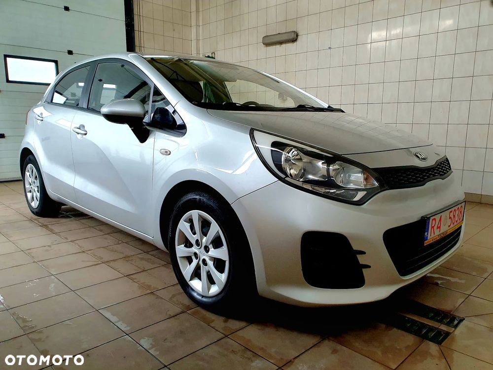 Kia Rio 1.2 L - 1