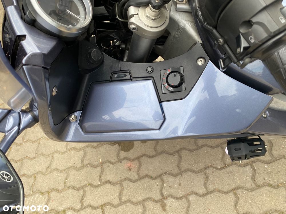 Yamaha FJR - 16