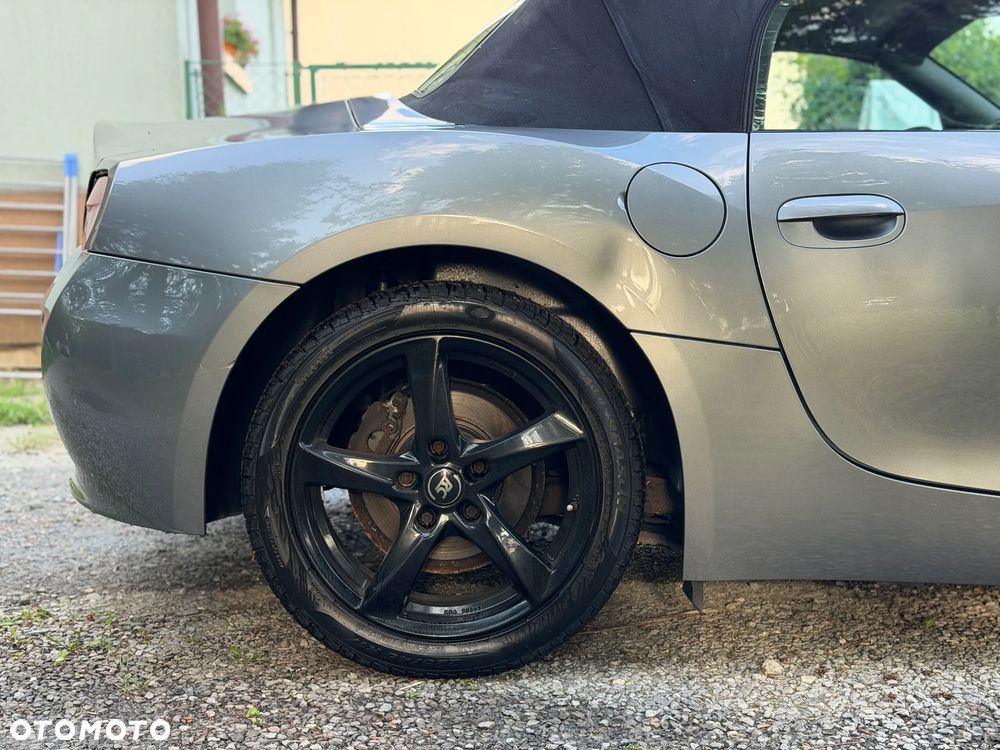 BMW Z4 2.0i - 11