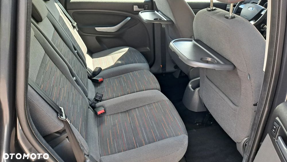 Ford C-MAX - 16