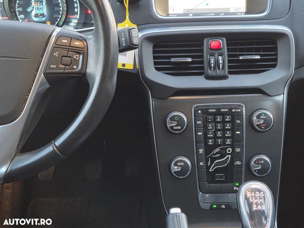 Volvo V40 D2 Momentum - 22