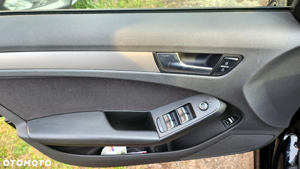 Audi A4 Limousine - 12