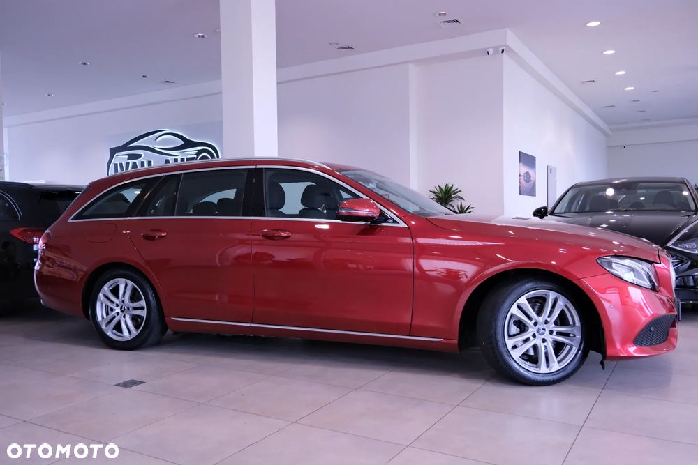 Mercedes-Benz Klasa E 220 d T 9G-TRONIC Avantgarde - 4