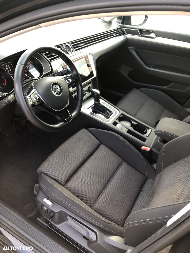 Volkswagen Passat 1.6 TDI DSG Comfortline - 20