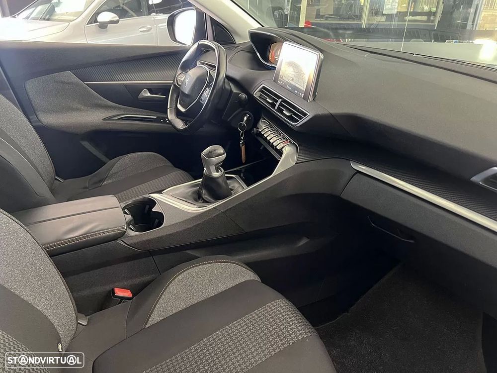 Peugeot 3008 - 17