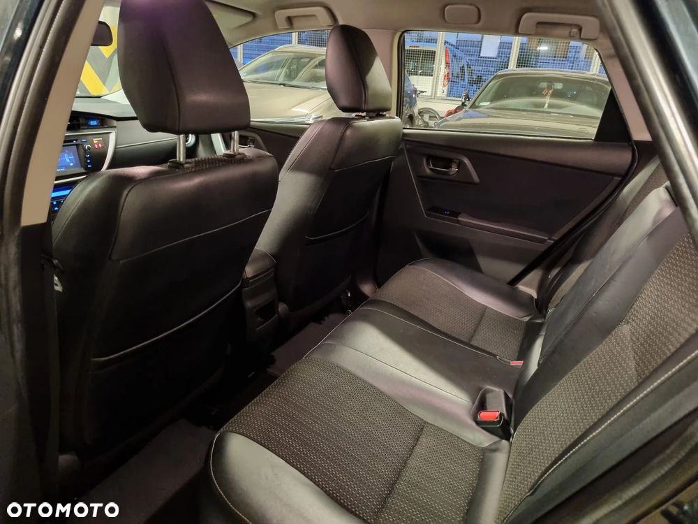 Toyota Auris - 14