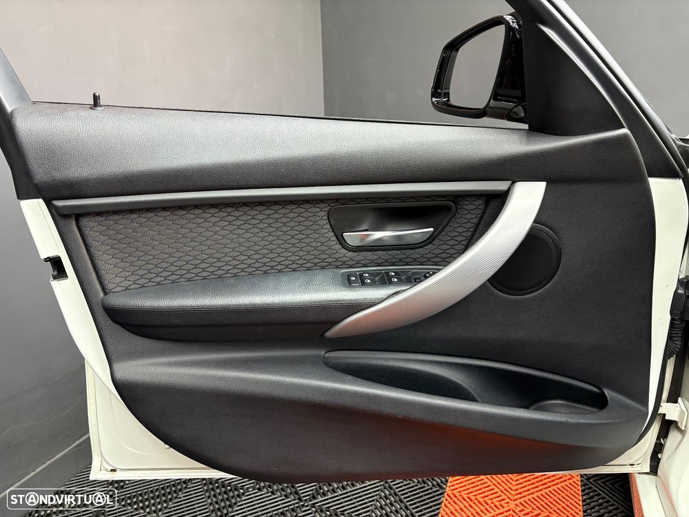 BMW 320 d xDrive Pack M - 36