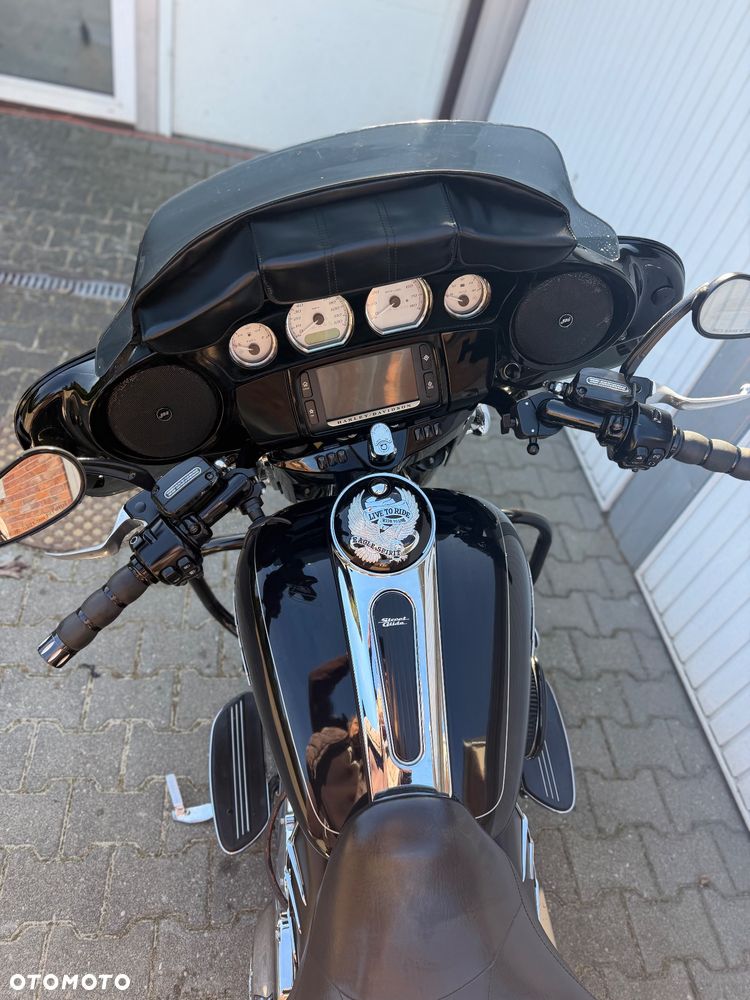 Harley-Davidson Touring Street Glide - 16