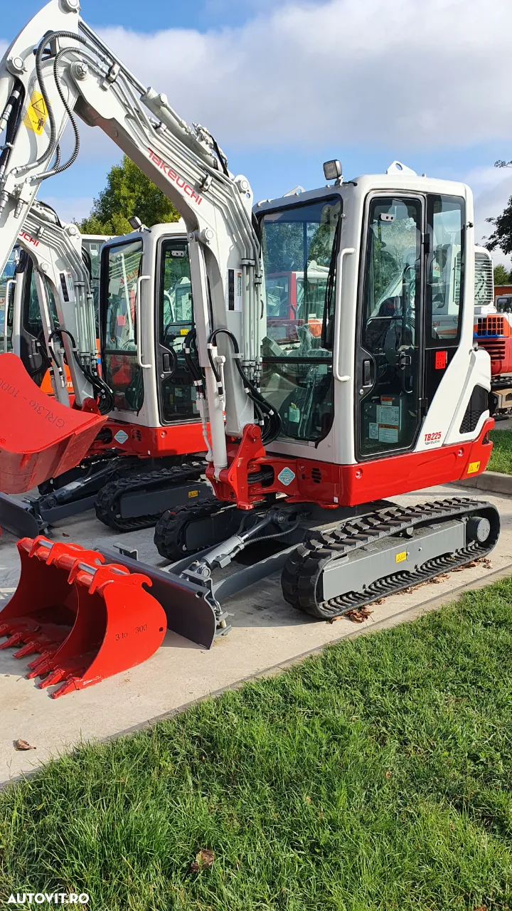 Takeuchi TB 225 4 ani garantie - 2