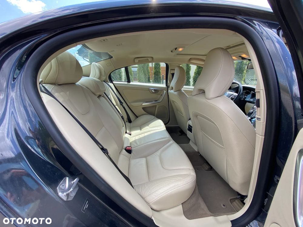 Volvo S60 2.5 T5 - 5