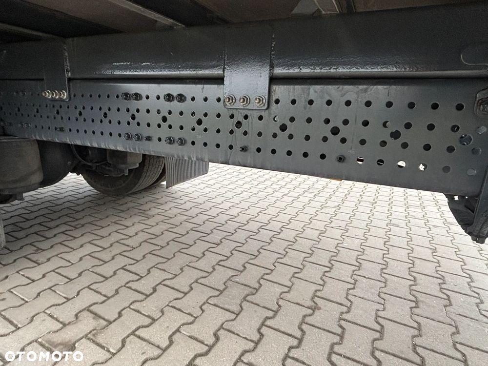 Mercedes-Benz Actros MP5 1830 (nie Antos , 1836, 1840, 1842, 1845) firanka , burta , - 13