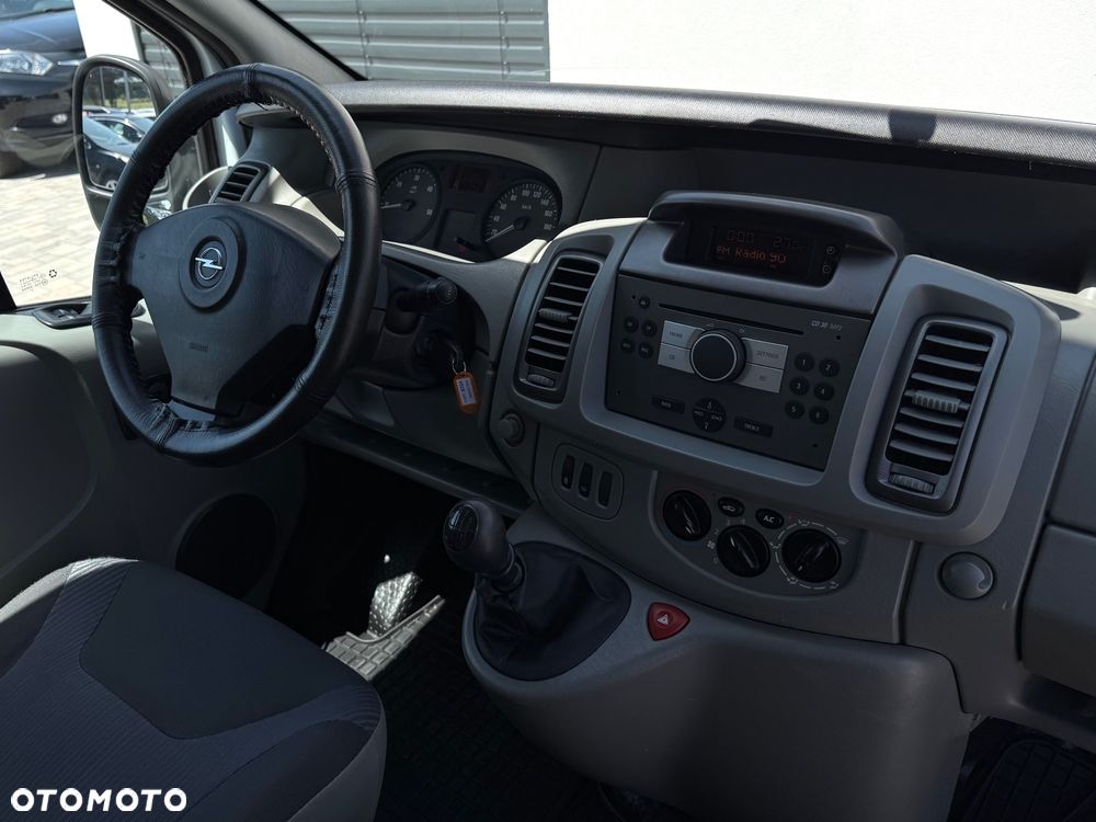 Opel Vivaro - 24