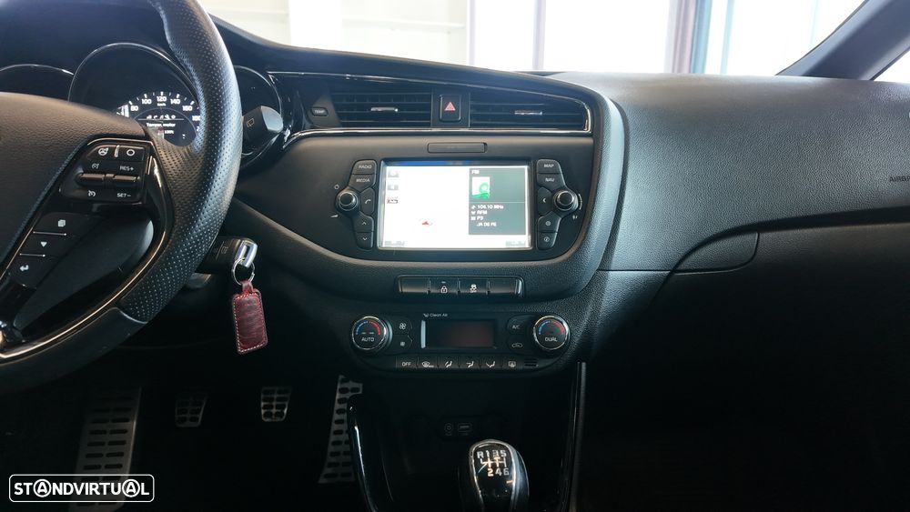 Kia Ceed 1.6 CRDi GT Line - 40