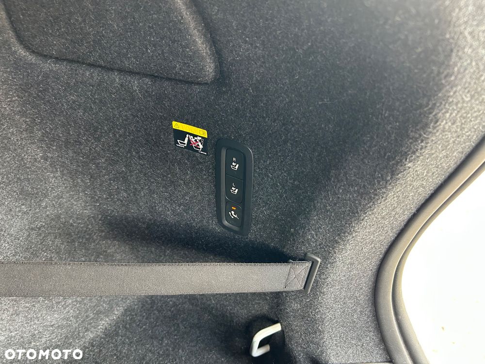 Volvo XC 40 D3 Momentum Pro - 21