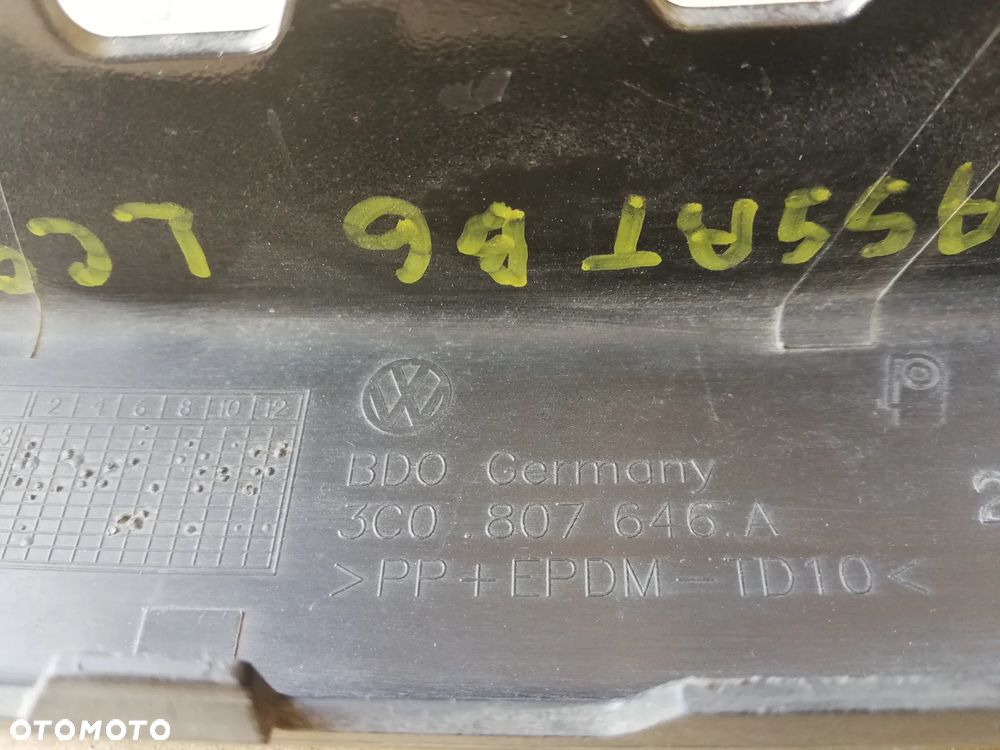 Listwa zderzaka przedniego Prawa strona Volkswagen PASSAT B6 3C0807646A - 3