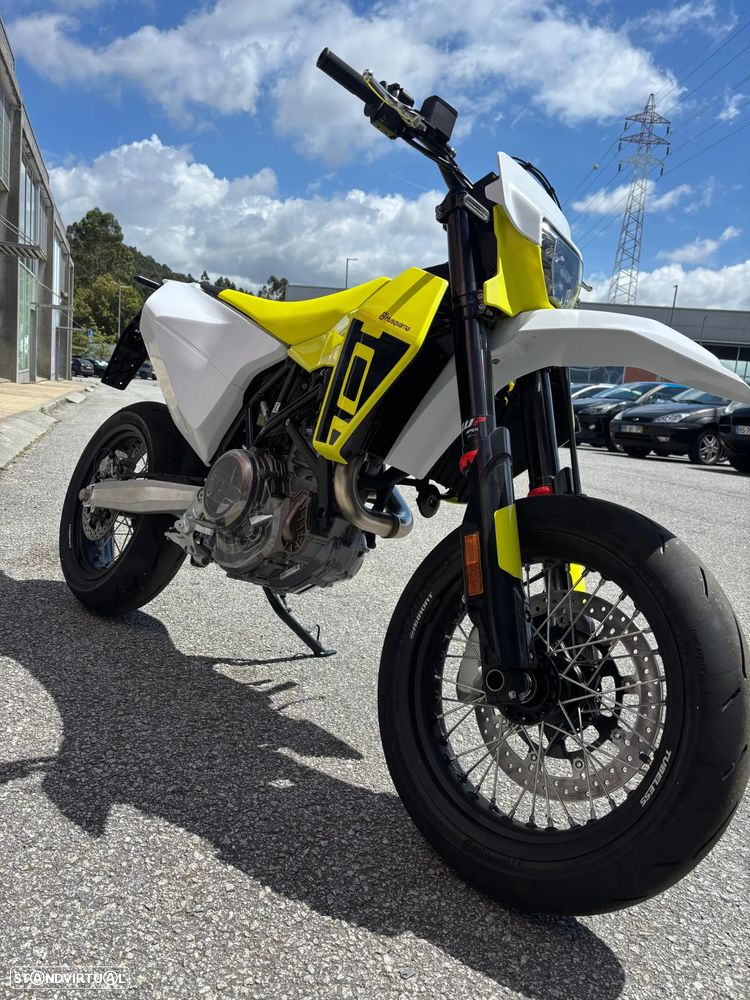 Husqvarna 701 Supermoto - 4