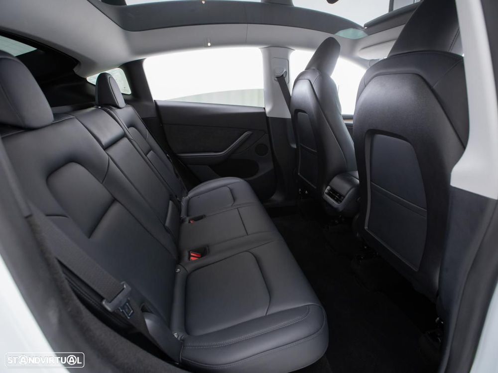 Tesla Model Y Performance Dual Motor AWD - 13