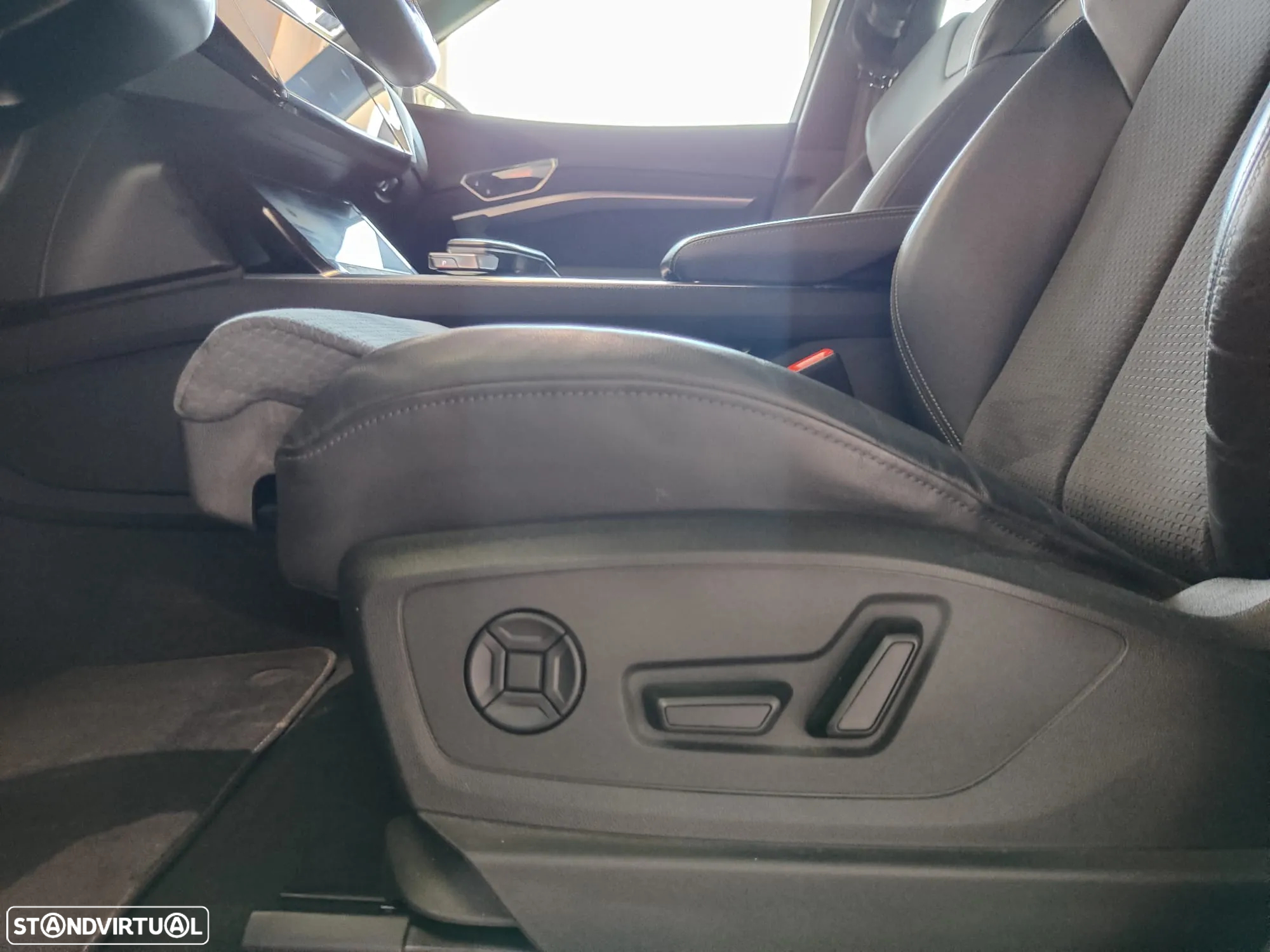 Audi e-tron 55 quattro S line - 25