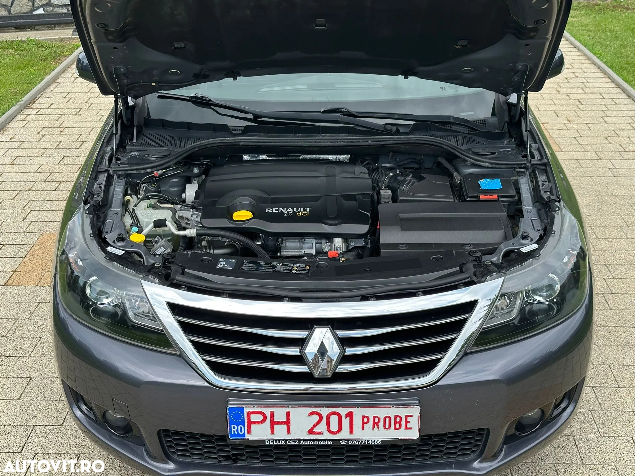 Renault Latitude 2.0 dCi Luxury - 24