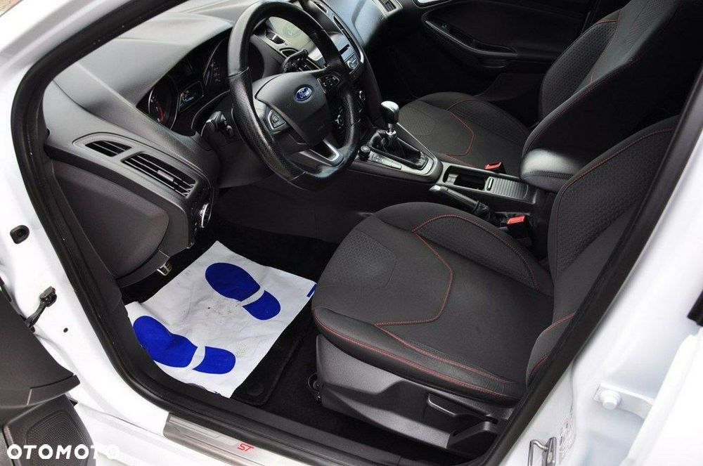 Ford Focus 1.5 EcoBoost STart-Stopp-System ST-LINE - 31