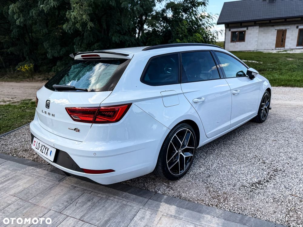 Seat Leon 1.5 eTSI OPF DSG FR Black Edition - 20