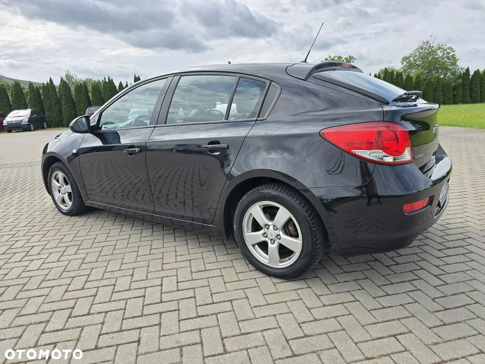 Chevrolet Cruze - 14