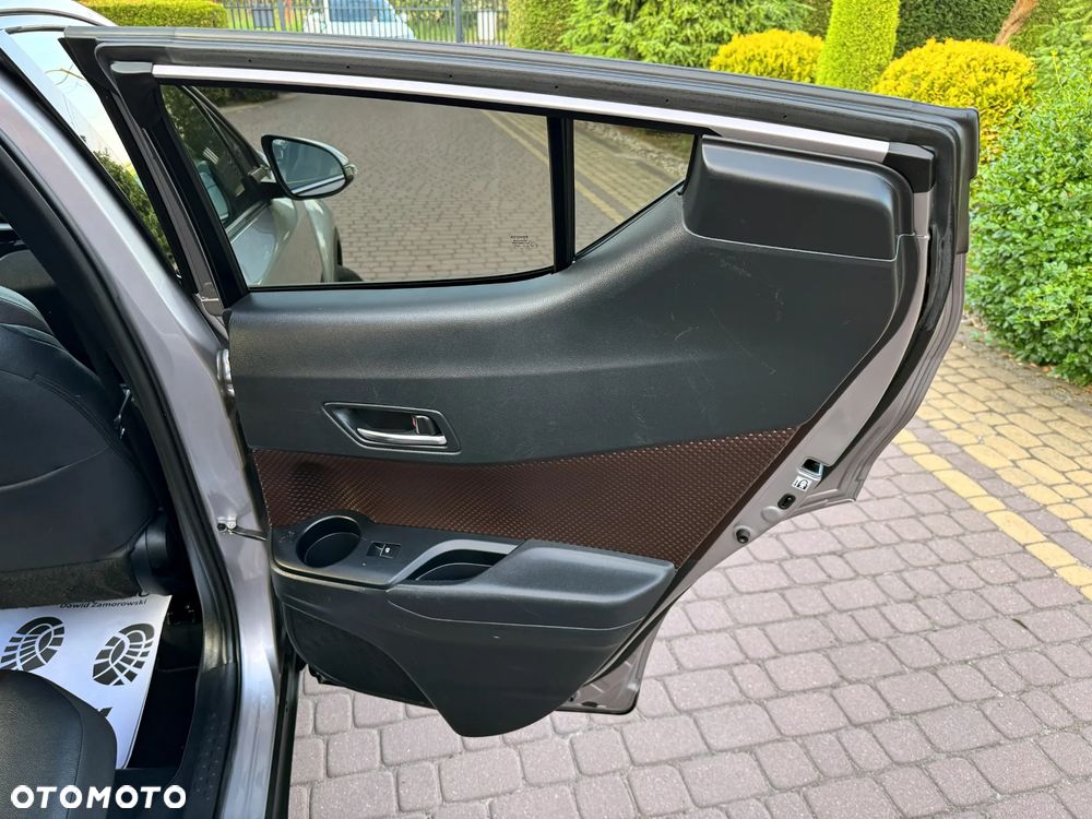Toyota C-HR Lounge - 38