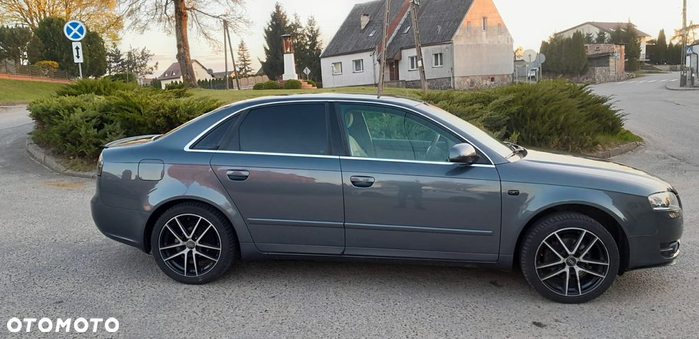 Audi A4 Limousine - 5