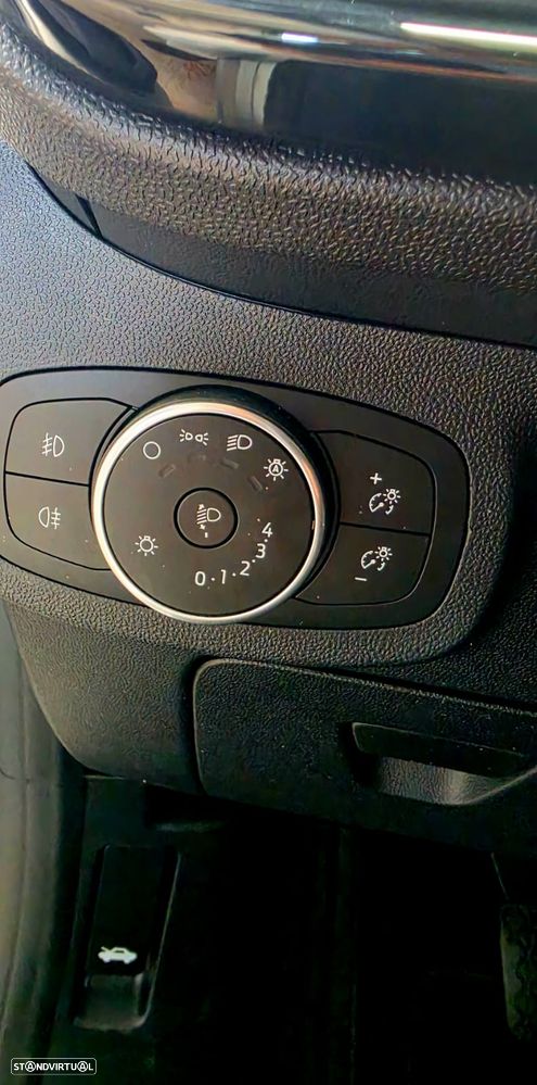 Ford Fiesta 1.0 EcoBoost S&S TITANIUM - 14