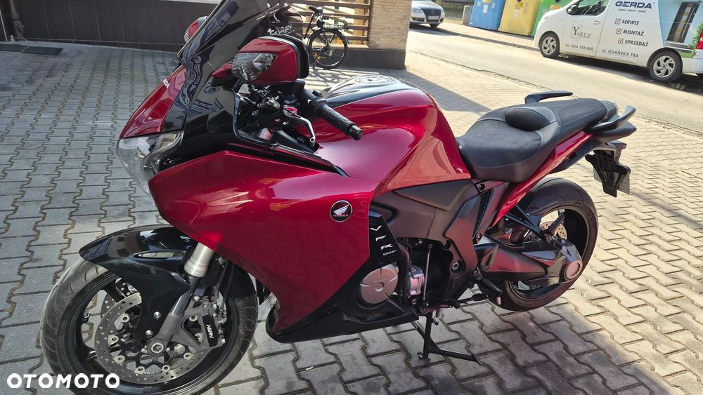 Honda VFR - 1