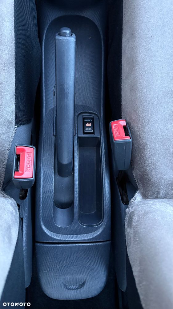 Nissan Micra - 32
