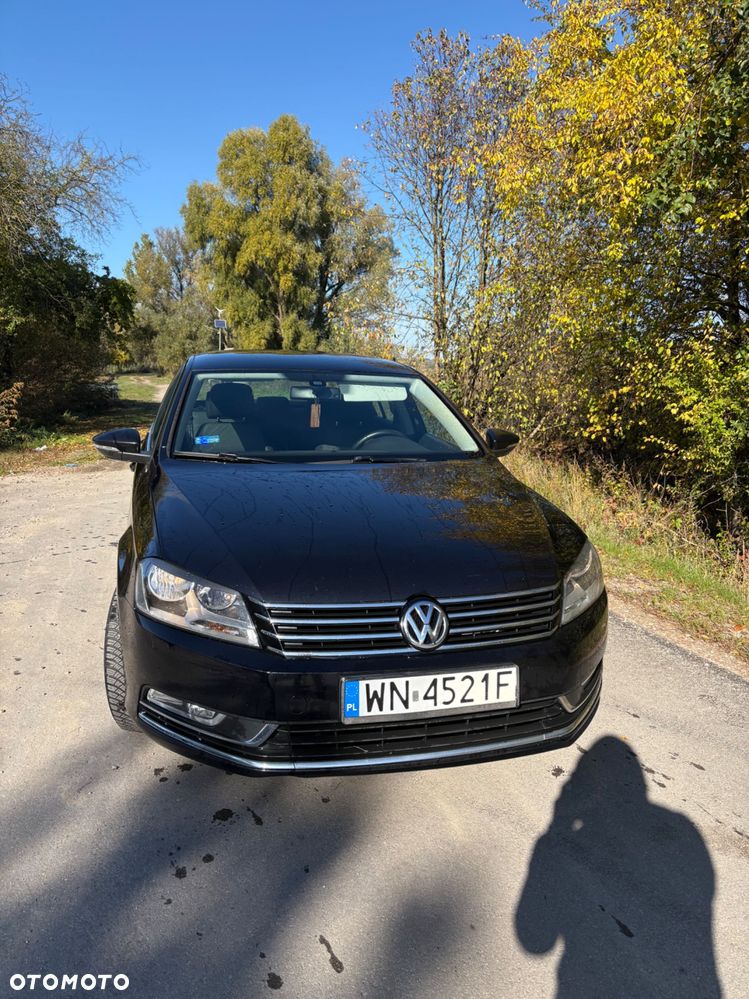 Volkswagen Passat - 1