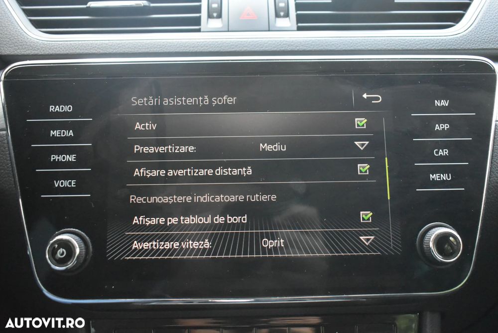 Skoda Superb 2.0 TSI DSG Ambition - 24