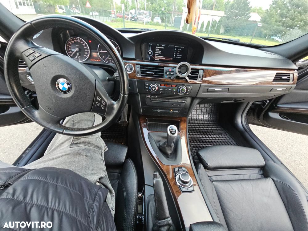 BMW Seria 3 320d - 4