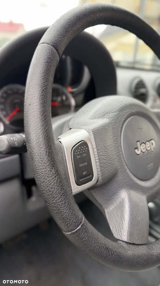 Jeep Cherokee - 8