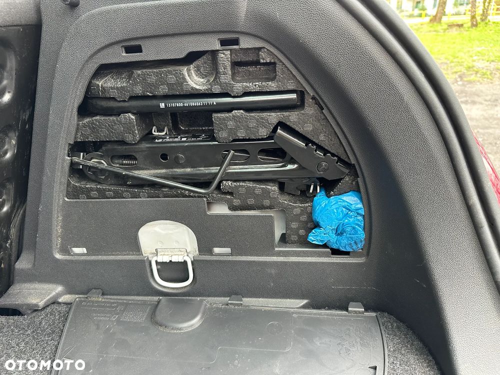 Opel Corsa 1.4 16V Color Edition - 10