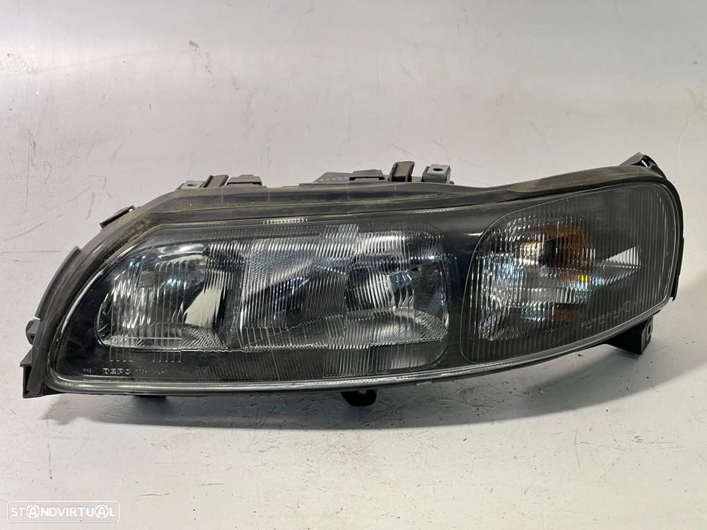 Farol Esq VOLVO V70 II (285) REF. 087731114L - 1