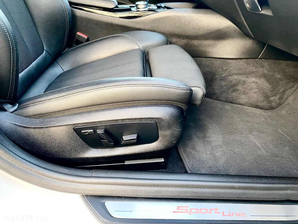 BMW Seria 5 520d Sport Line sport - 31
