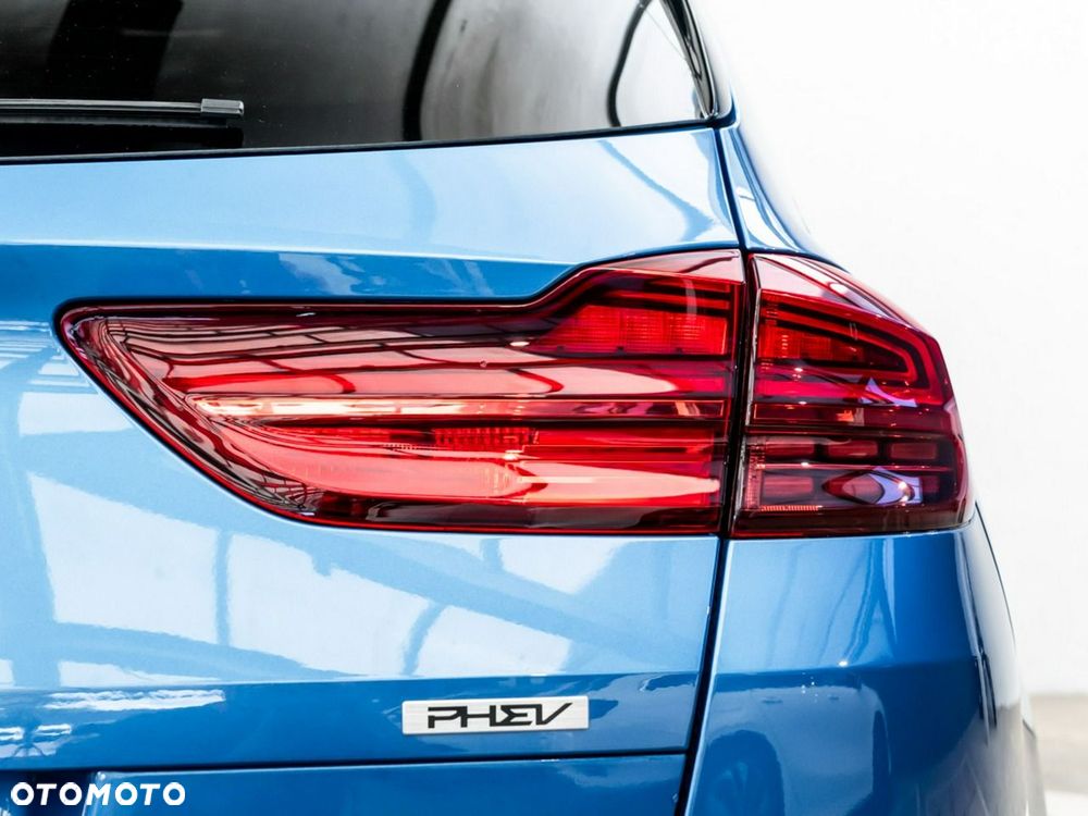Kia Ceed 1.6 GDI PHEV L DCT - 10