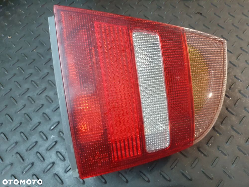 SKODA OCTAVIA HB LAMPA TYLNA PRAWA OE 1U6945096 EUROPA - 2