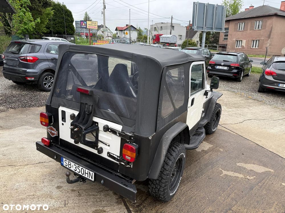 Jeep Wrangler - 4