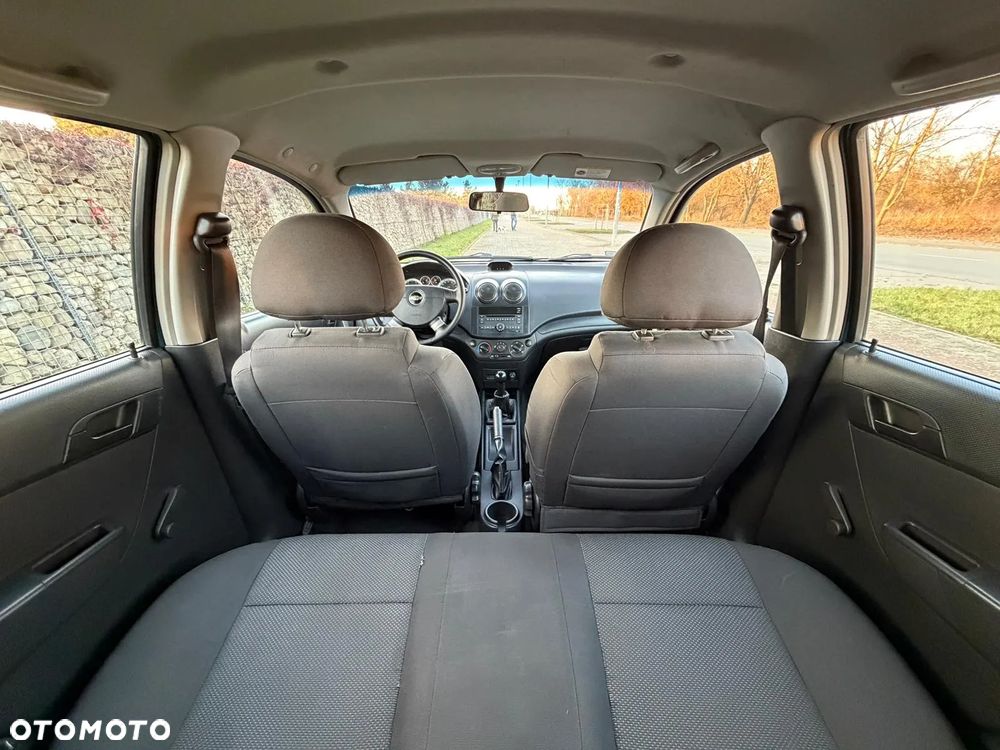 Chevrolet Aveo 1.2 16V Base - 27