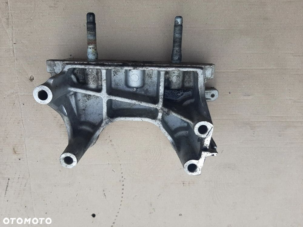 Łapa silnika HYUNDAI KIA 1.6 CRDI G4FE - 1