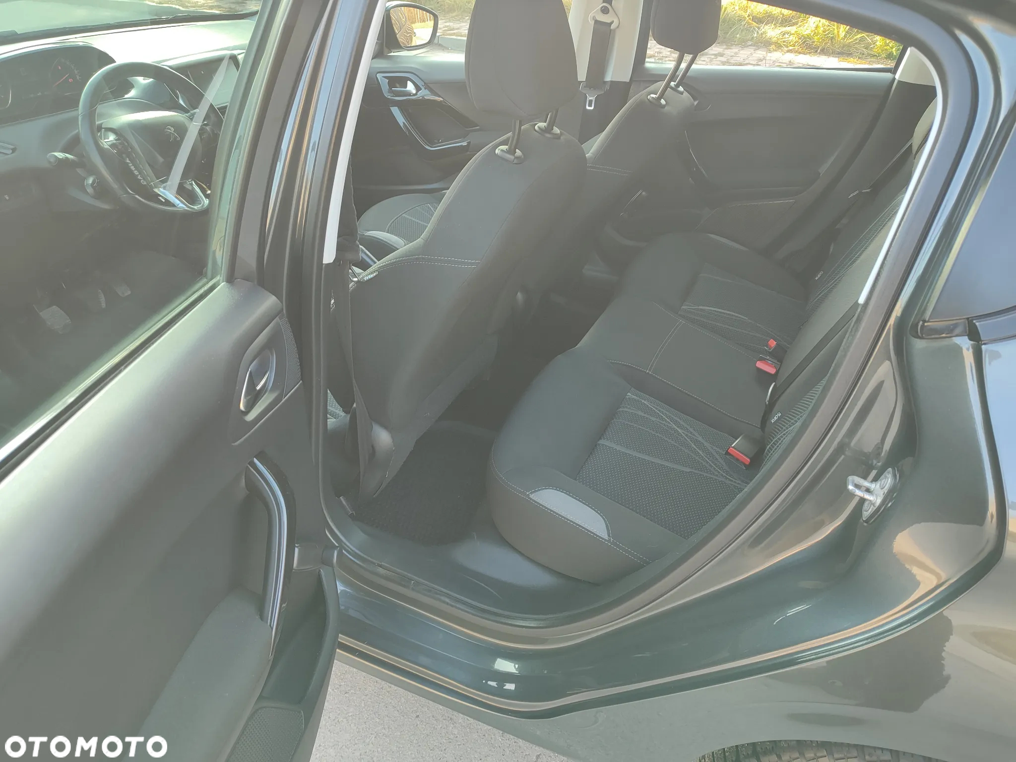 Peugeot 208 - 9