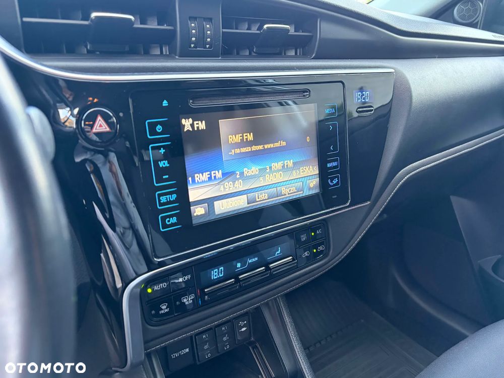 Toyota Auris 1.6 Premium - 30
