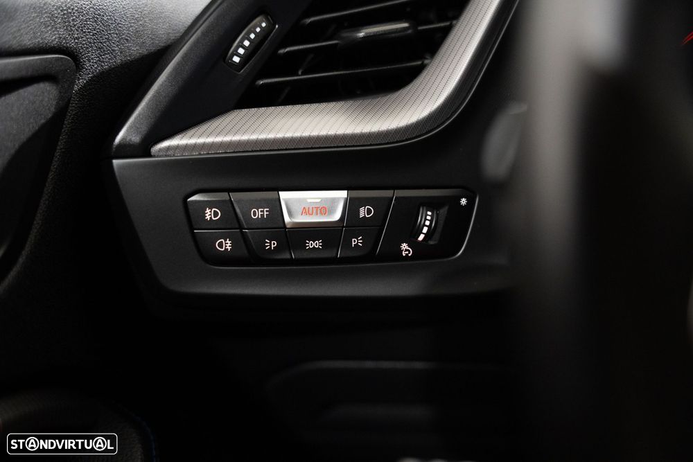 BMW 116 d Corporate Edition M — fotografia 14
