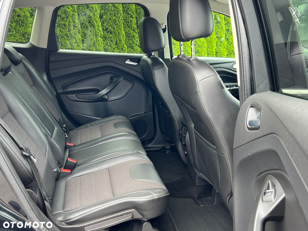 Ford Kuga 2.0 TDCi 2x4 Titanium - 26